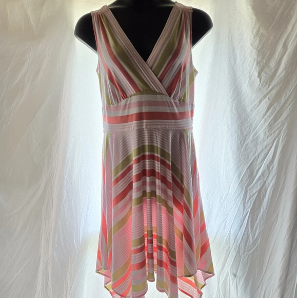 Pastel Hanky Hem Dress EUC - Picture 4 of 8